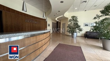 Mieszkanie na  sprzedaż Warszawa - 2 pokoje, oddzielna kuchnia garaż, metro